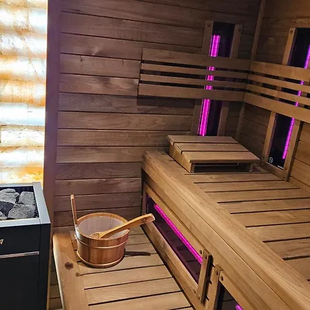 Apartamenty Komarno 46 Jacuzzi&Sauna Exterior photo