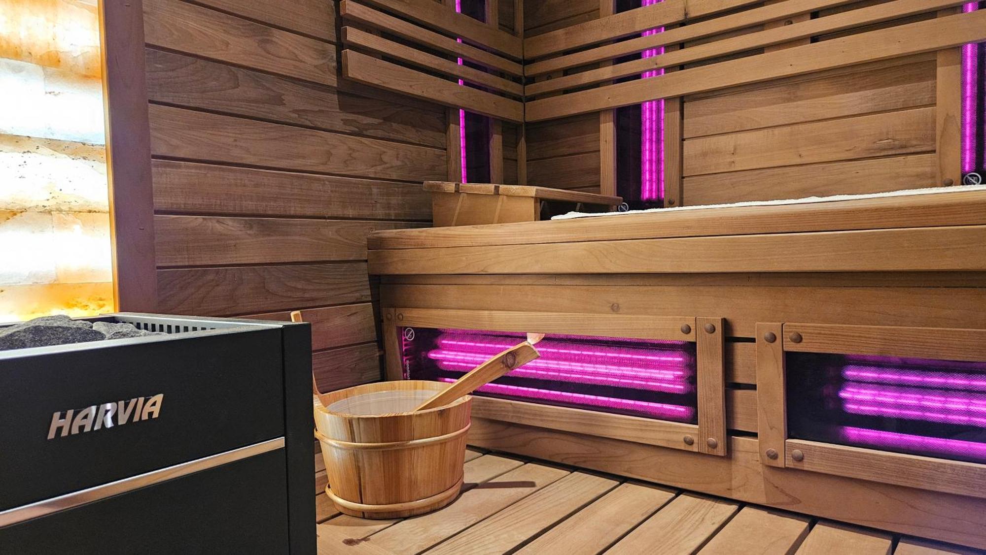 Apartment 46 Jacuzzi&sauna Komarno