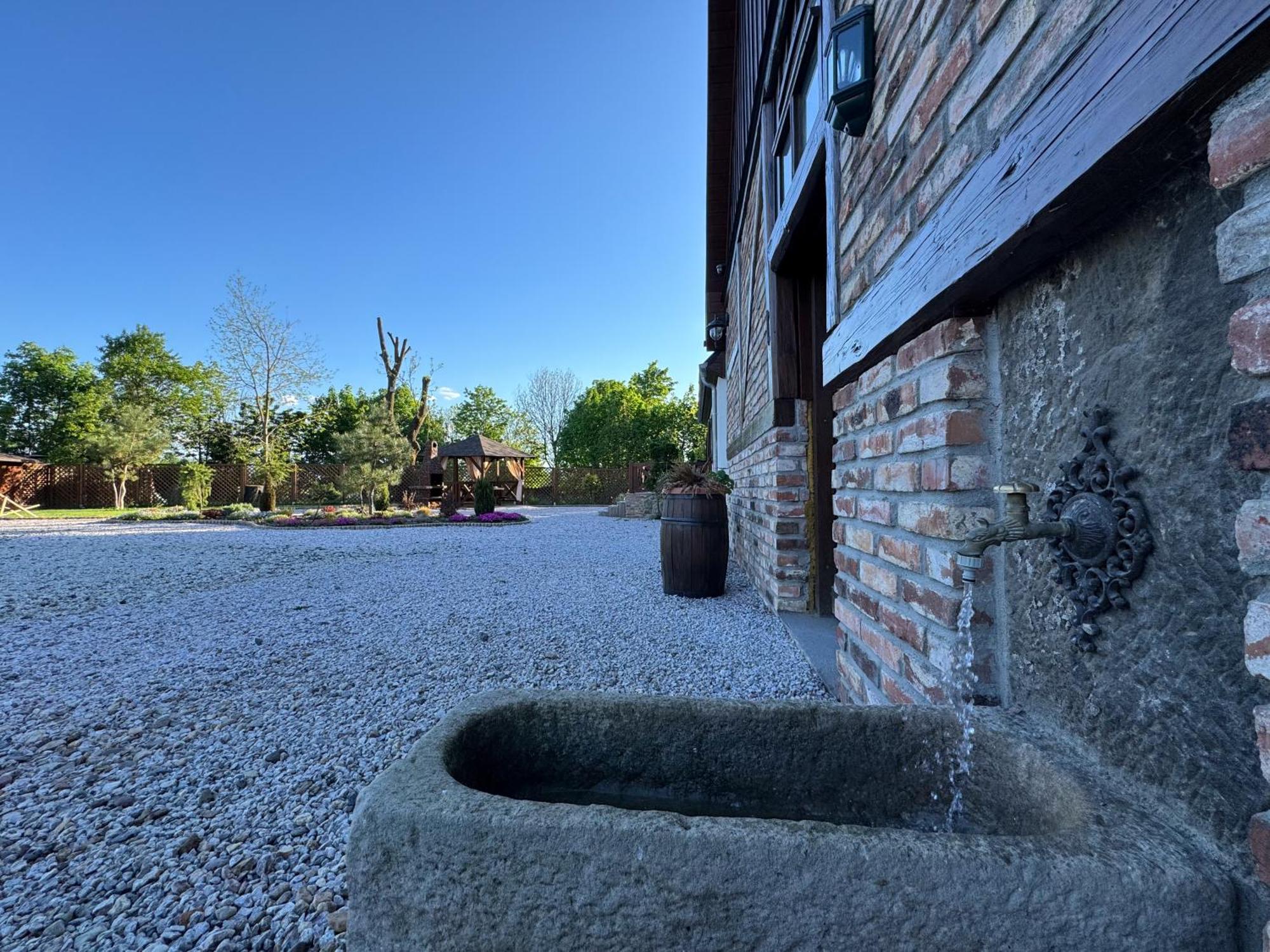 46 Jacuzzi&sauna *